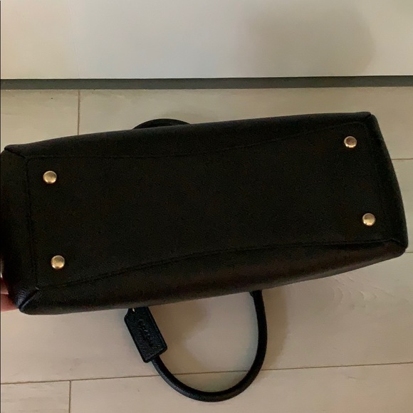 Black Coach handbag (with over the shoulder strap) - Picture 4 of 5
